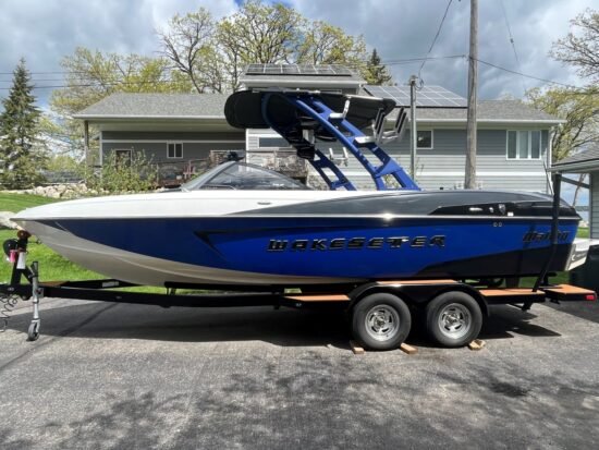 2016 Malibu 23 LSV with Surf Gate