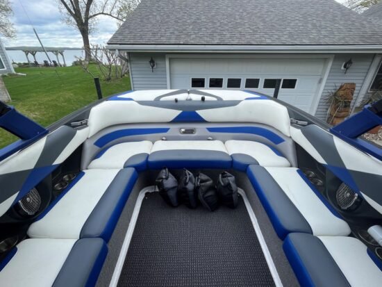 2016 Malibu 23 LSV with Surf Gate - Image 7
