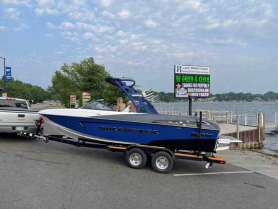 2016 Malibu 23 LSV with Surf Gate - Image 2