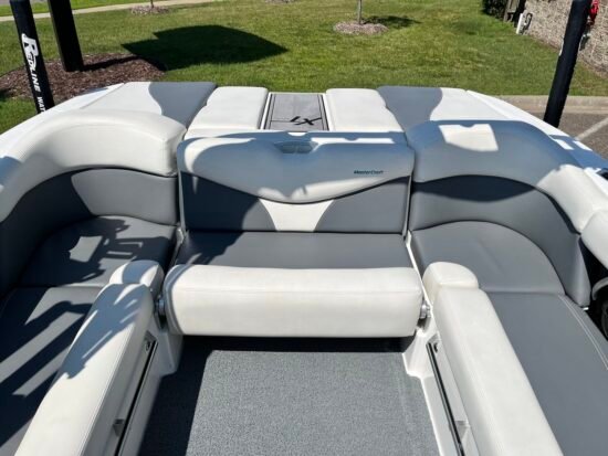 2019 MasterCraft XT22 | Kahuna Blue - Image 10
