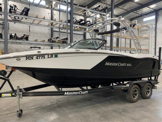 2017 MasterCraft NXT22