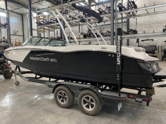 2017 MasterCraft NXT22 - Image 2