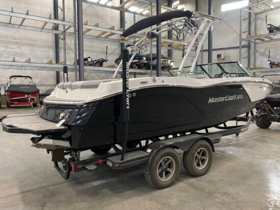 2017 MasterCraft NXT22 - Image 4