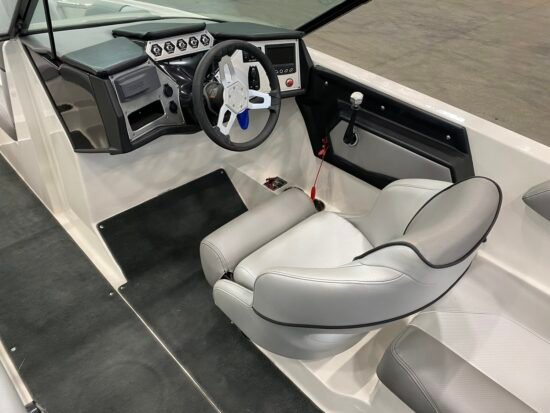 2017 MasterCraft NXT22 - Image 8